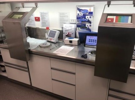 InMed-twin-work-areas